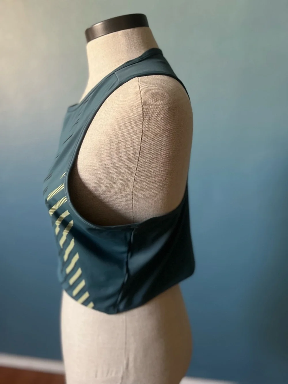 Nike Teal Crop Training Tank‎ with Silver Swoosh